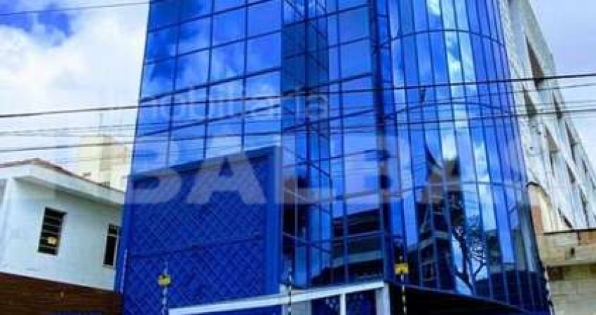 PRÉDIO COMERCIAL COMPLETO! Localização estratégica, ideal para empresas, clínicas, escolas ou ce