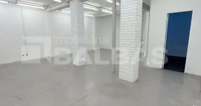 Prédio com 9 salas para alugar na Rua Pedro Nolasco da Cunha, 148, Jardim Avelino, São Paulo