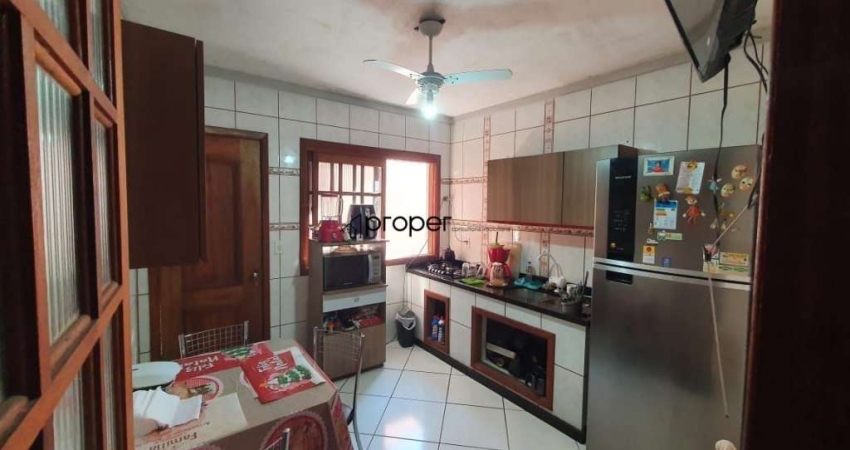 Sobrado com 3 dormitórios à venda, 221 m² por R$ 550.000,00 - Areal - Pelotas/RS