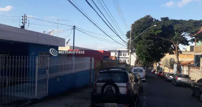 Casa com 3 quartos à venda no Industrial, Contagem 