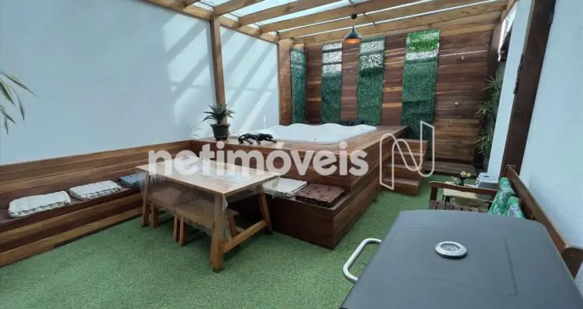 Casa em condomínio fechado com 4 quartos à venda na Rua Nove, Chácara Cotia, Contagem