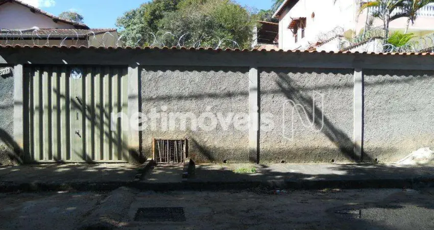Terreno à venda na Rua Montes Claros, Alvorada, Contagem