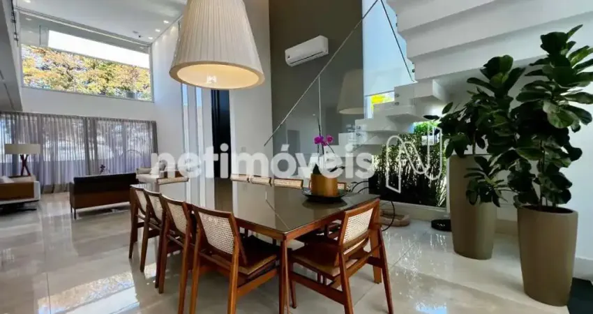 Casa 05 quartos, sendo 04 suítes com closet, em condomínio fechado portal do sol em contagem/mg.