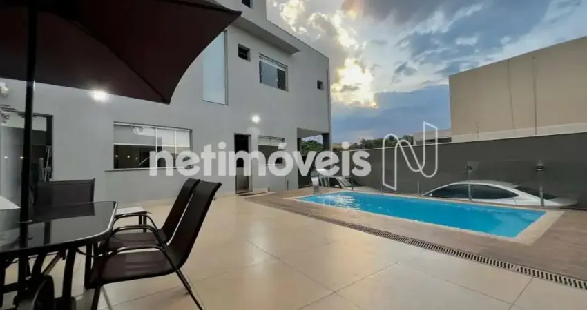 Casa 04 quartos, 01 suíte, closet, em lote de 360m²;, piscina aquecida, no b. europa em contagem/mg.