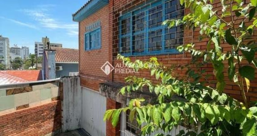 Casa com 4 quartos à venda na Rua Geraldo Souza Moreira, 270, Passo da Areia, Porto Alegre