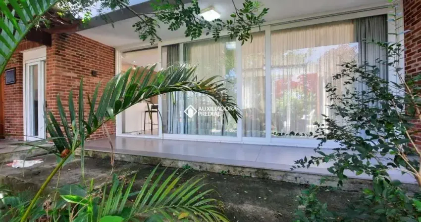 Casa em condomínio fechado com 2 quartos à venda na Rua Capororoca, 357, São Lucas, Viamão