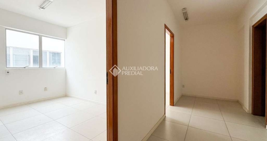 Sala comercial à venda na Rua Felipe Camarão, 736, Rio Branco, Porto Alegre