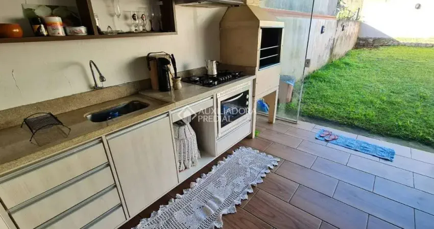 Casa com 3 quartos à venda na Rua Santa Tereza, 415, Olaria, Canoas