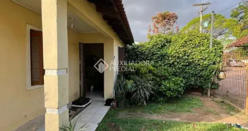 Casa com 2 quartos à venda na Rua Pedro Souza, 141, Vila João Pessoa, Porto Alegre