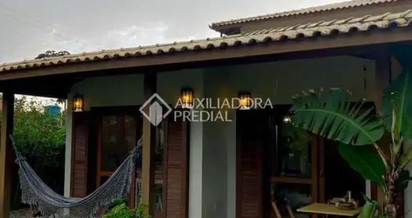 Casa com 3 quartos à venda na Manoel Alfredo dos Santos, 79, Guarda do Embaú (Ens Brito), Palhoça
