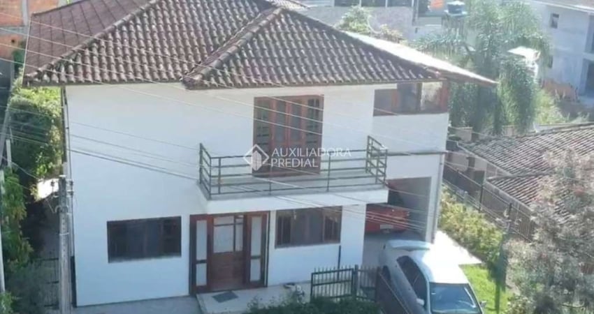Casa com 3 quartos à venda na das Flores, 646, Centro, Antônio Carlos