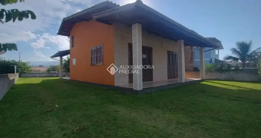 Casa com 3 quartos à venda na Peterson Assunção, 71, Enseada de Brito, Palhoça