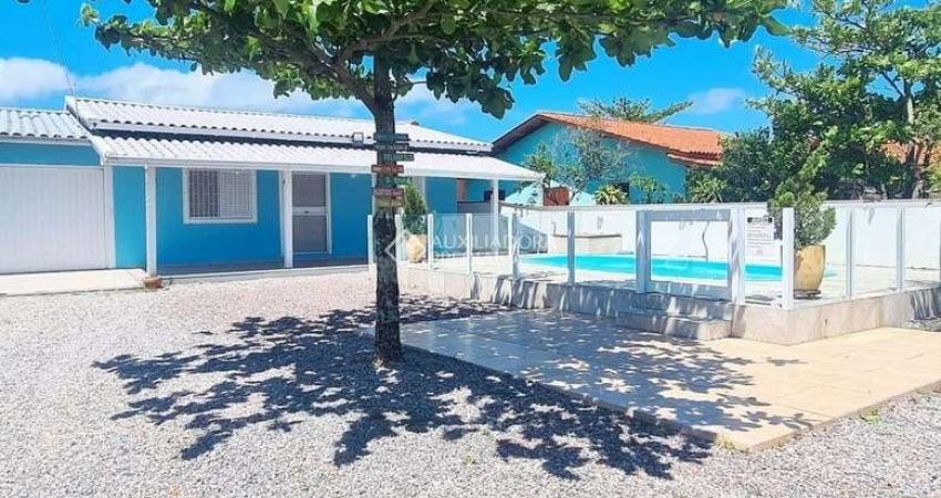 Casa com 3 quartos à venda na Avenida Astrogildo Quadros, 158, Pinheira, Palhoça