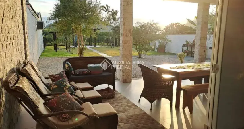 Casa com 2 quartos à venda na Rua Enedino João Martins, 61, Praia do Sonho, Palhoça
