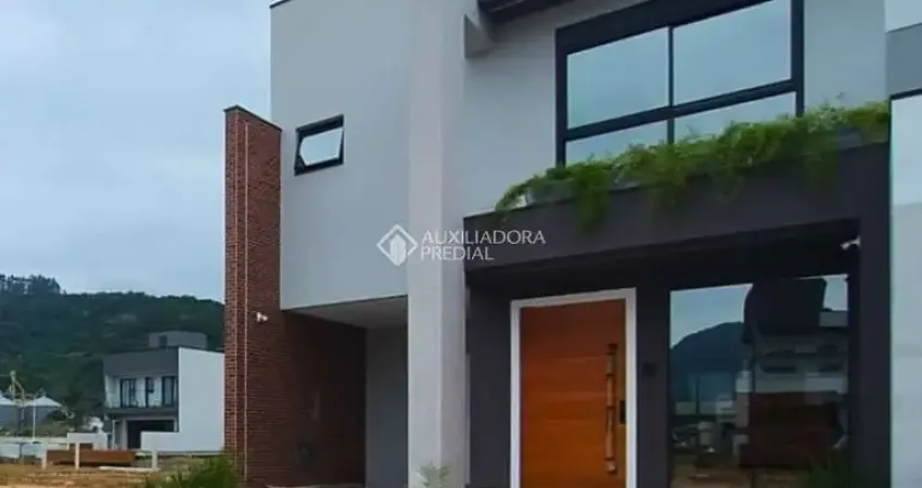 Casa em condomínio fechado com 3 quartos à venda na Avenida Deltaville, 301, Beira Rio, Biguaçu