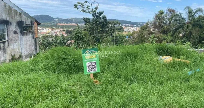 Terreno à venda na Rua Aristides Schmitz, 205, Forquilhas, São José