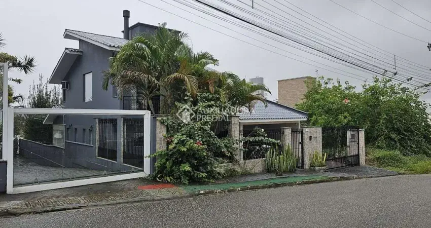Casa com 3 quartos à venda na Rua dos Flamingos, 180, Pedra Branca, Palhoça