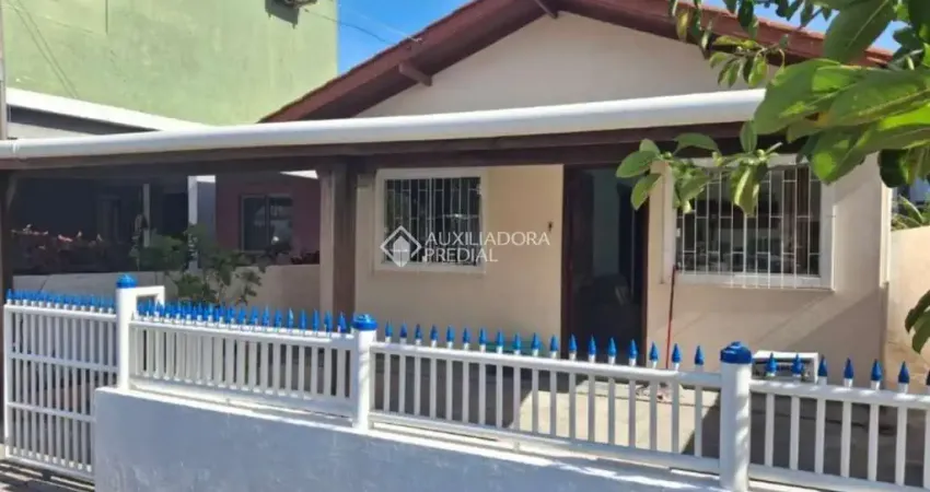 Casa com 4 quartos à venda na Rua Sagrada Familia, 4587, Pinheira, Palhoça