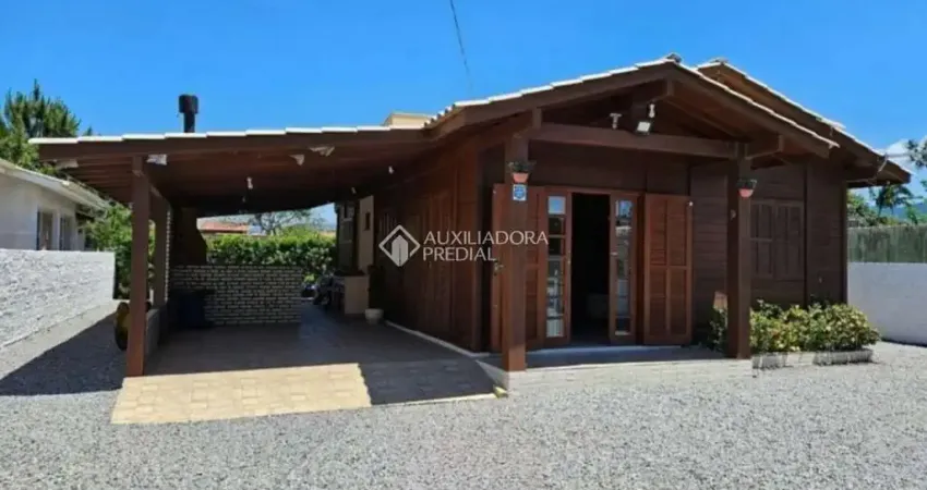 Casa com 3 quartos à venda na Nelson Severiano da Rosa, 4199, Enseada de Brito, Palhoça