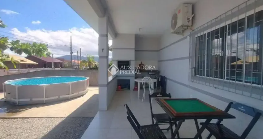 Casa com 4 quartos à venda na Rua Jandaia, 306, Praia do Sonho, Palhoça