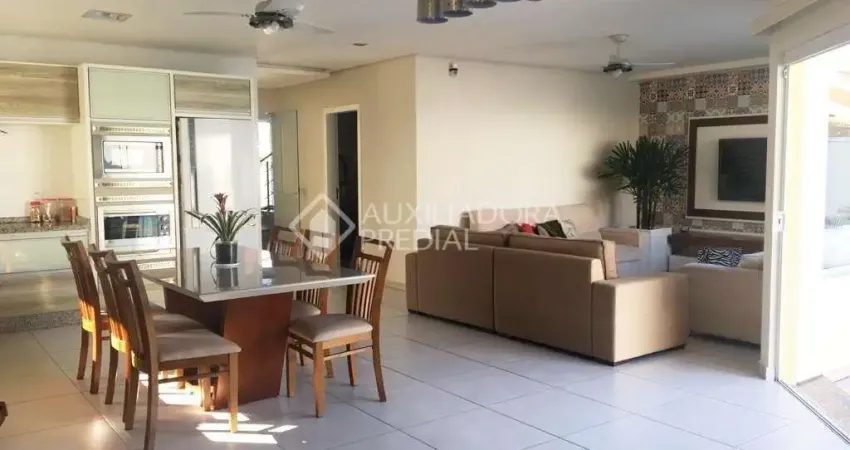 Casa com 4 quartos à venda na Rua Ipê Rosa, 258, Carianos, Florianópolis