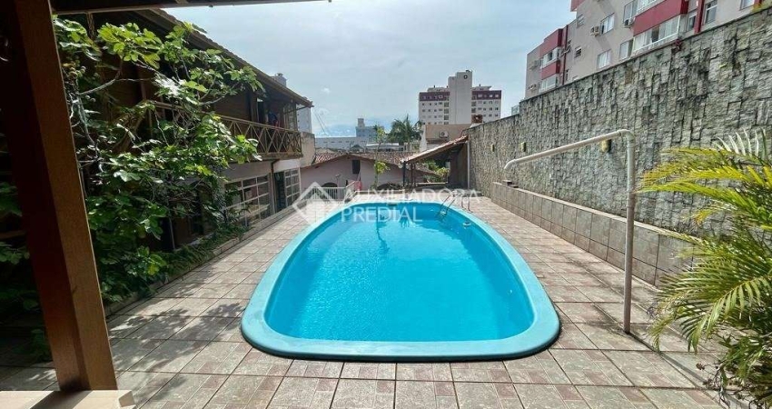Casa com 4 quartos à venda na Rua Waldemar Ouriques, 300, Capoeiras, Florianópolis