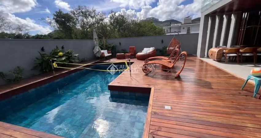 Casa com 3 quartos à venda na Avenida Wilson Castelo Branco, 138, Beira Rio, Biguaçu