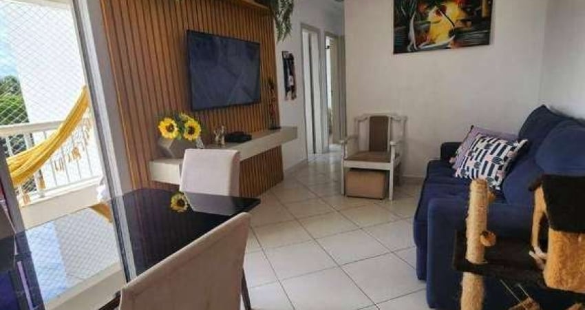 Apartamento com 3 dormitórios à venda, 74 m² por R$ 297.000