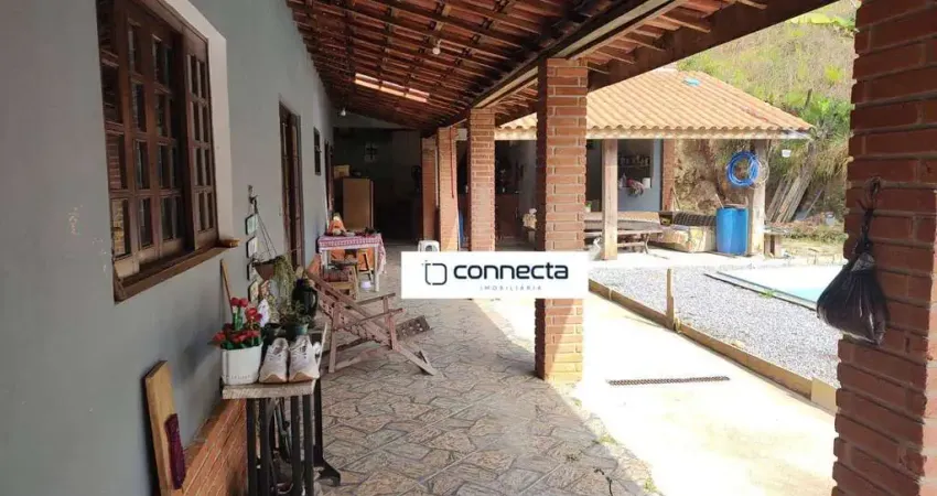 Chácara com 3 dormitórios à venda, 1100 m² com piscina por R$ 700.000 - Ouro Fino - Santa Isabel/SP