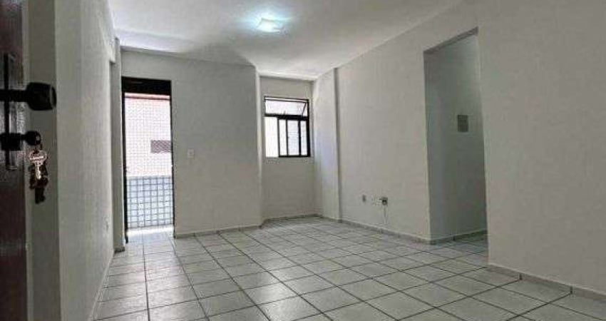 Alugo amplo apartamento em Intermares a poucos metros do Mar