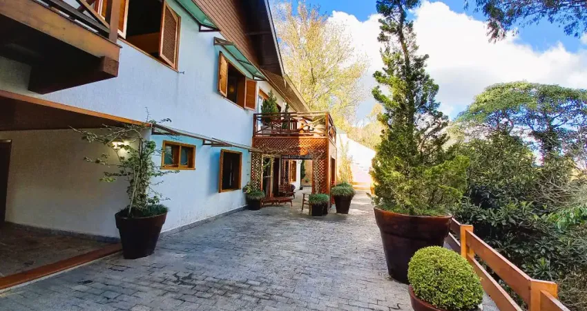 Casa à venda em bairro nobre de campos do jordão - documentação 100% regularizada