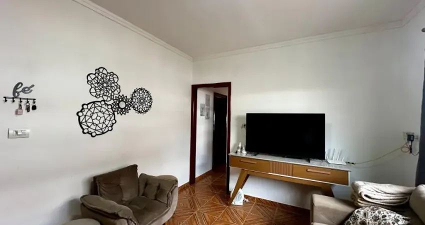 Excelente Casa Térrea Reformada no Centro de São Bento do Sapucaí!