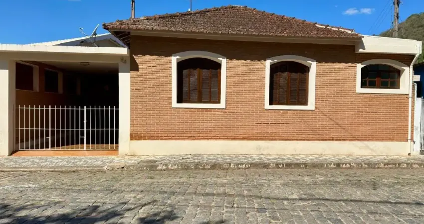 Casa térrea no centro de são bento do sapucaí – conforto, praticidade e excelente localização!