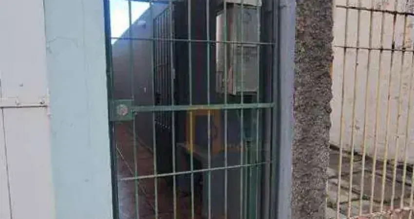 Casa com 1 dormitório para alugar, 57 m² por R$ 1.500,00 - Centro - Mogi das Cruzes/SP