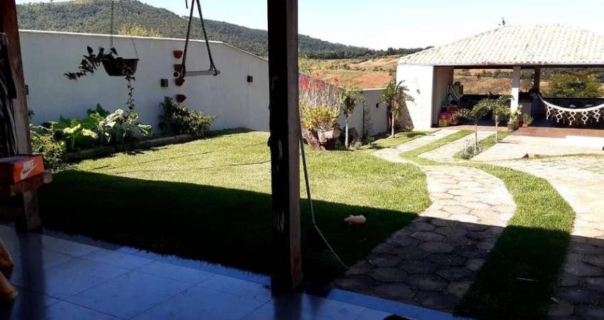 Linda Casa Itatiaiuçu / Santa Terezinha - MG