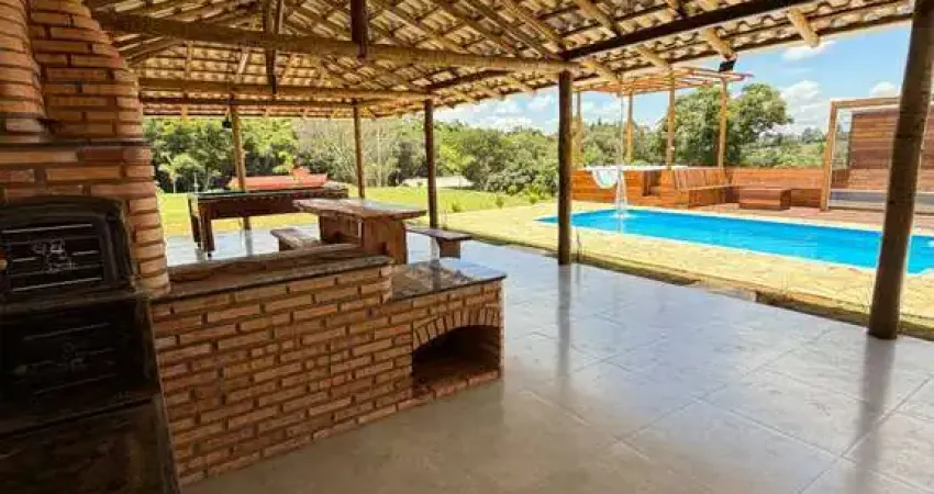 Chácara / sítio com 3 quartos à venda na Praça Antônio Quirino da Silva, 100, Zona Rural, Itatiaiuçu