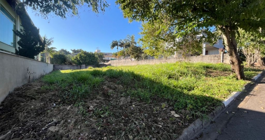 Terreno á venda no Condomínio Shambala I em Atibaia -SP