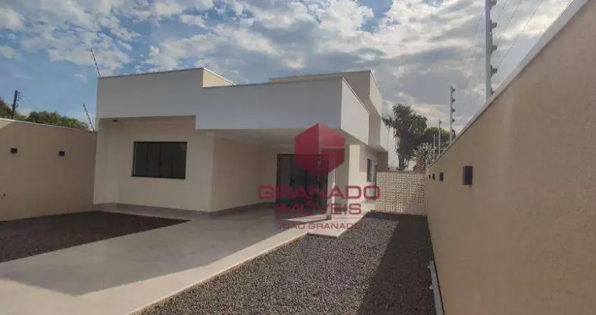 Casa com 3 dormitórios para alugar, 100 m² por R$ 3.300,00/mês - Jardim Rebouças - Maringá/PR