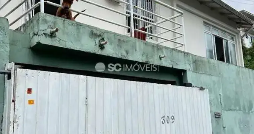 Casa com 2 quartos à venda na Agronômica, Florianópolis 