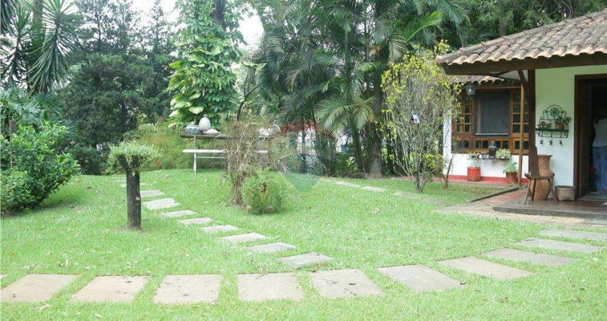 Casa de Campo à venda, com 2.450 m² de terreno, 3 quartos e 1 suíte, em Sorocaba