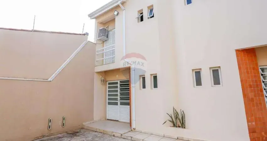 Casa Sobrado Com 2 Dormitórios Ambos com Suíte, Sala, Cozinha, 1 Vaga de Garagem,  Lavanderia e Área Gourmet
