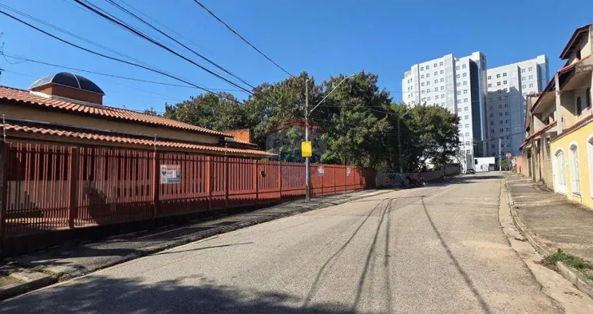 Casa Térrea à Venda no Jardim Faculdade – Sorocaba/SP | 650 m² de terreno | 379 m² construídos | 12 vagas cobertas | Vista para o rio