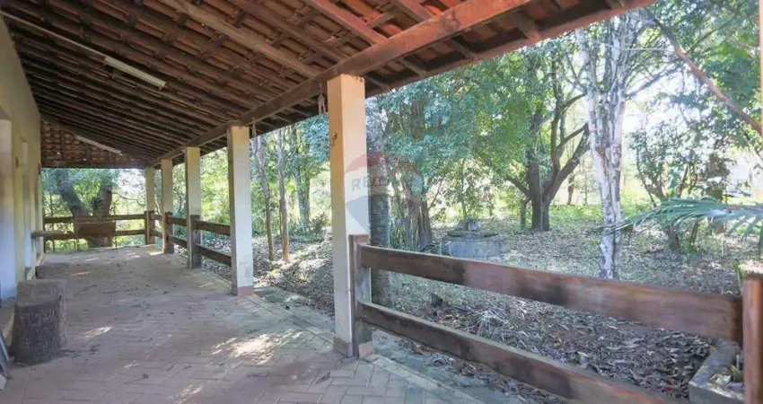 Refúgio de 2.000 m2  com 2 quartos em Araçoiaba da Serra: Visite!
