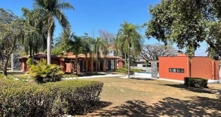 Casa térrea com 4 suítes, 650 m ² para locação no condomínio chácara santa maria