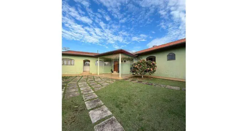 Casa com 3 quartos à venda na Rua Andre Menck, 114, Centro, Capela do Alto