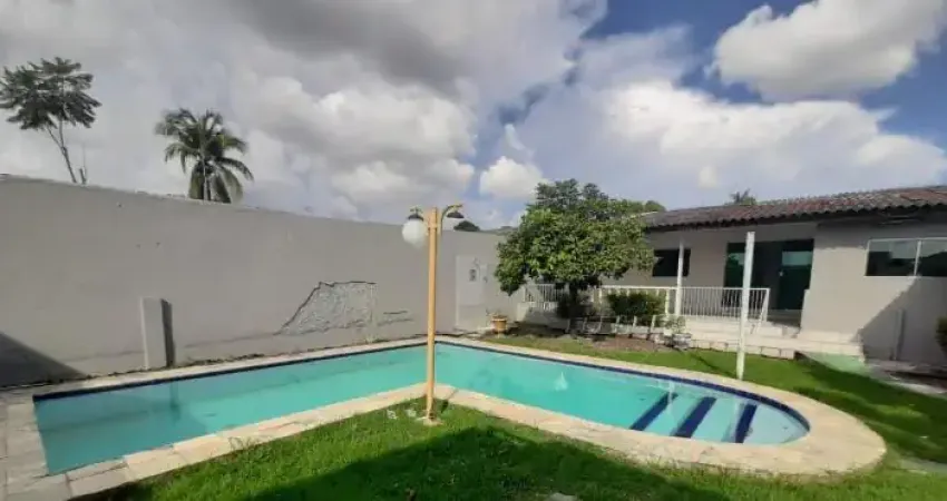 Casa com piscina bairro planalto com 450 m2 e piscina ! agende sua visita !!