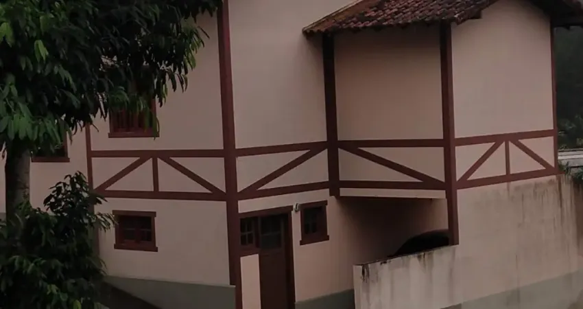 Casa em condomínio fechado com 2 quartos para alugar na Rua Rachel Rodrigues de Oliveira, Tijuca, Teresópolis