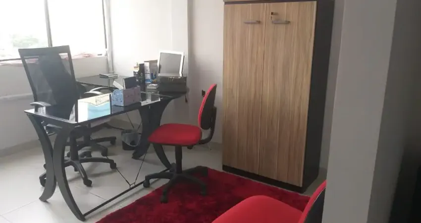 Sala Comercial com 26 metros quadrados mobiliada no centro de Santo André, no calçadão Oliveira Lima, excelente oportunidade!