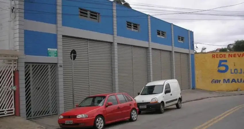 Galpão comercial / industrial com 475 m² de área construída, energia trifásica com 36kva, 360 m² de área fabril com 6 metros de pé direito e livre de colunas.
