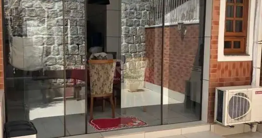 Casa para Venda - 192m², 4 dormitórios, sendo 3 suites, 2 vagas - Medianeira